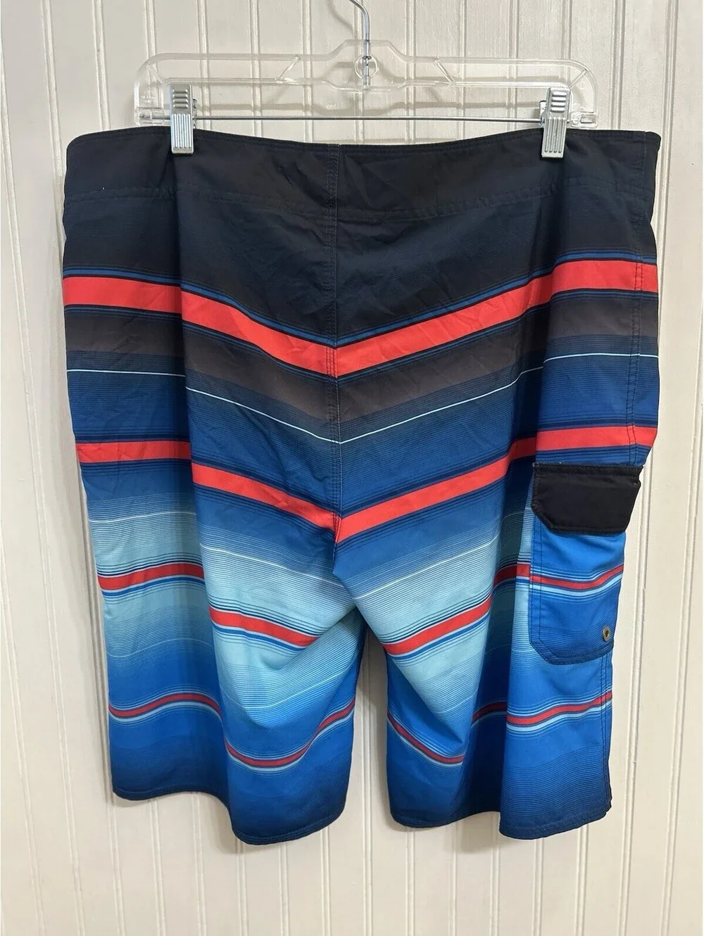 Billabong Swim Trunks Men's Size Large Red Blue Striped Surf Board Shorts A4P6